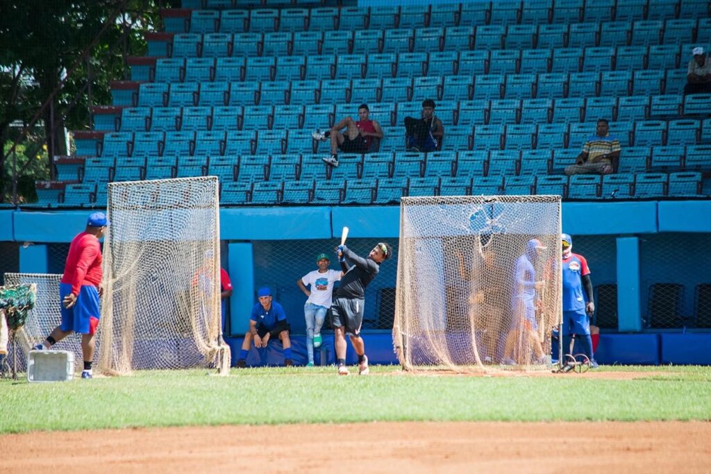 Los Alazanes de Granma continúan su preparación con vistas a la semifinal frente a los Leñadores. 