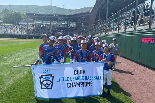 Equipo Santa Clara, de Cuba en su debut durante la Serie Mundial de las Pequeñas Ligas de Beisbol