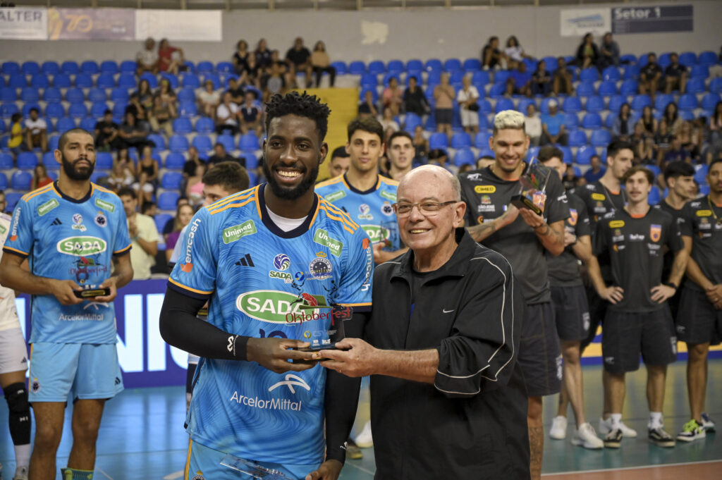 Miguel Ángel López campeón y MVP con Sada Cruzeiro