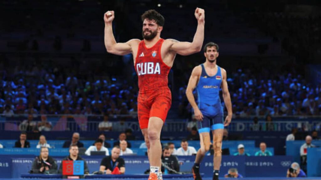 Luis Orta luego de ganar su medalla de bronce en París 2024