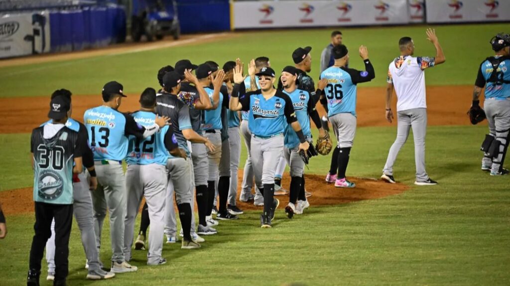 Bravos de Margarita celebran victoria en la Liga Venezolana de Beisbol Profesional 2024-25