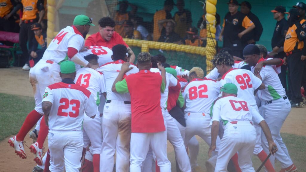 Las Tunas completa la remontada ante Villa Clara y quedan definidas las semifinales de la 64 Serie Nacional de Béisbol