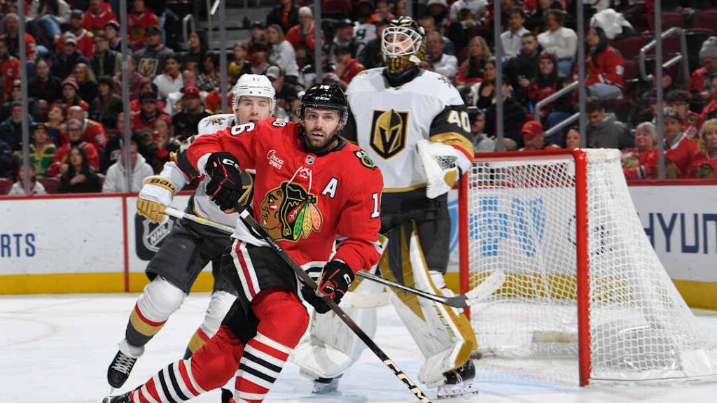Golden Knights se quedan cortos y caen 3-2 en tiempo extra ante Blackhawks
