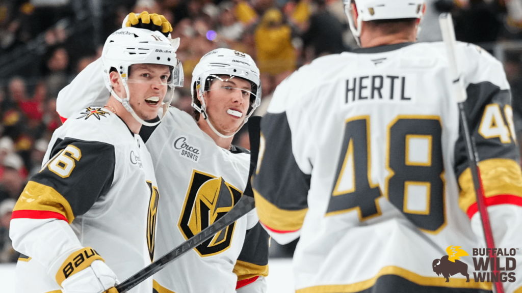 ¡Show de goles y portería imbatida! Los Golden Knights aplastan 4-0 a los Blackhawks