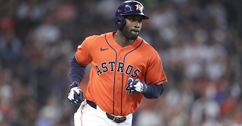 Yordan Álvarez y la batalla por la Triple Corona: Un cierre de temporada bajo asedio Yordan ÁLvarez pelea la triple Corona