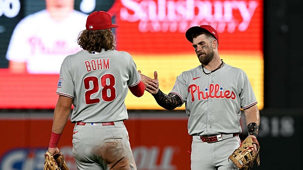 Bryce Harper regresa a los jardines tras la firma de Luis Arráez