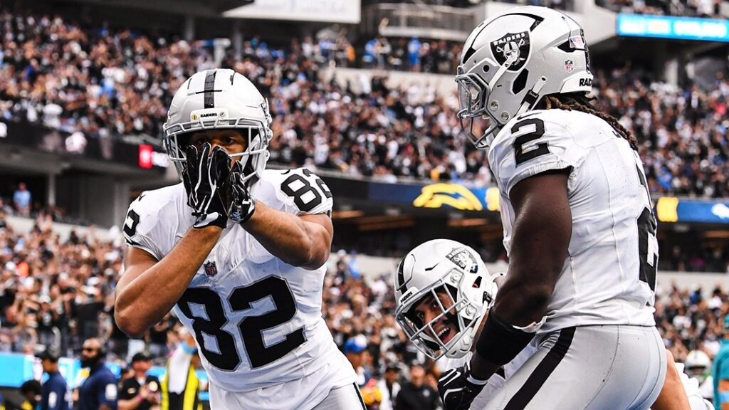 Raiders vencen a Chargers y arrancan la temporada 2-0